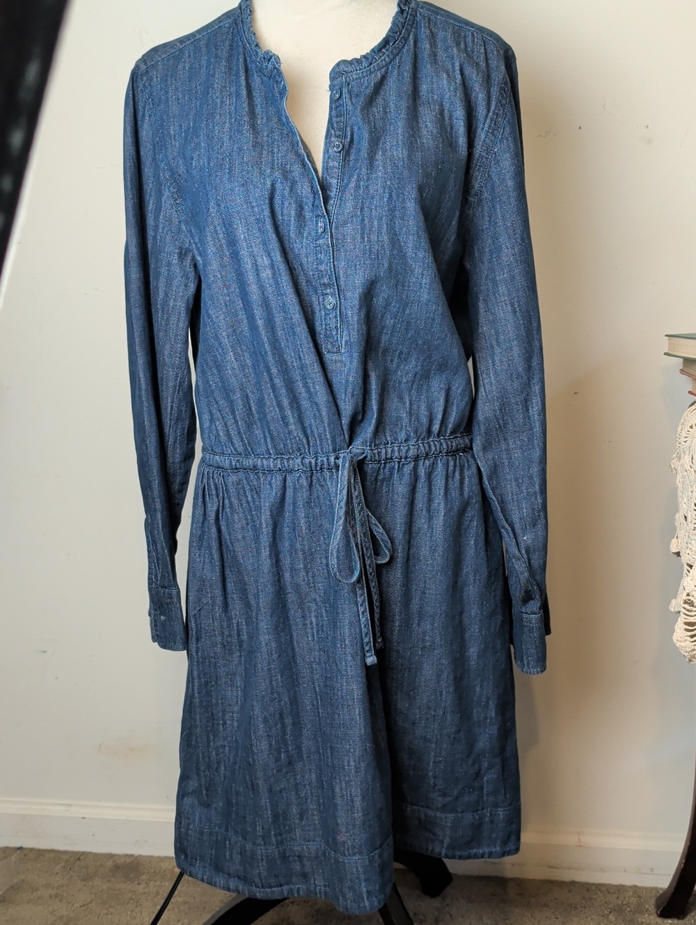 Free Assembly Chambray Drawstring Shirt Dress Large Blue Midi Pockets